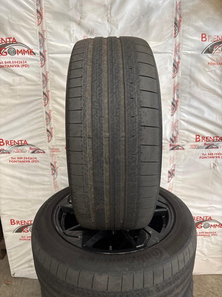 C4D40683-6DED-4121-BA7A-F7D0E50BD479