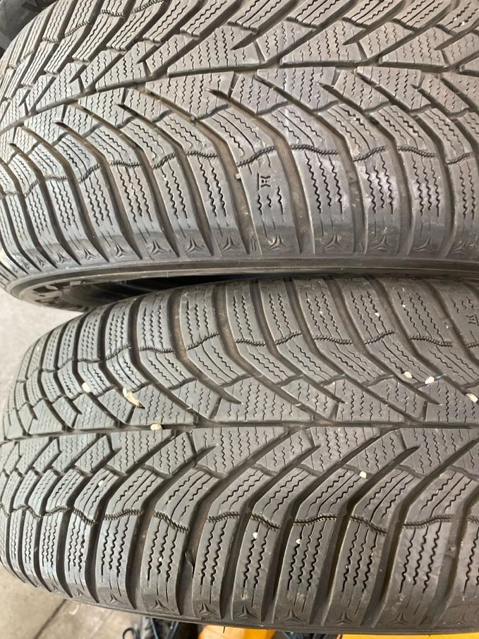 3060DBE9-BCF2-4EDC-986E-421BC8B477C6
